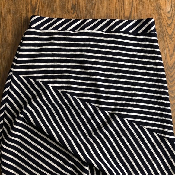 🎄 Vamp skirt striped navy and white midi length SZ  M - Picture 4 of 6